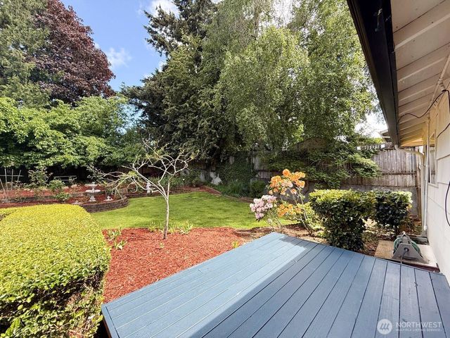 2434 SW 328th Street, Federal Way, WA 98023