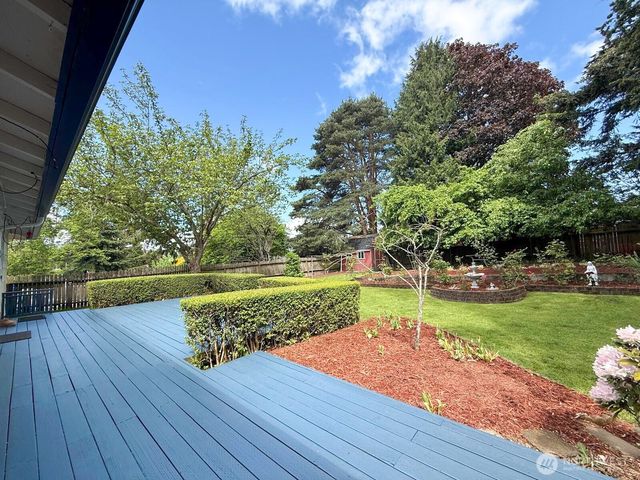 2434 SW 328th Street, Federal Way, WA 98023