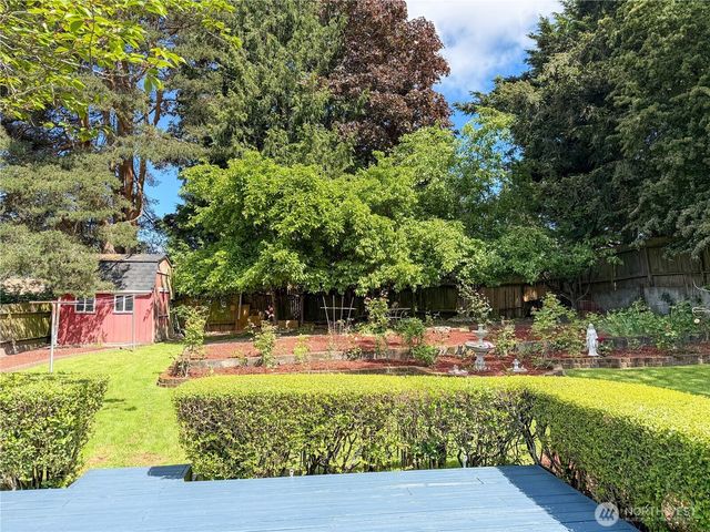 2434 SW 328th Street, Federal Way, WA 98023