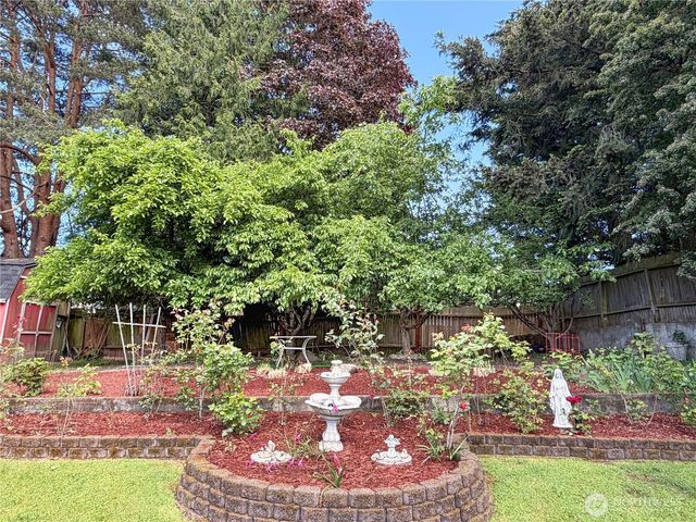2434 SW 328th Street, Federal Way, WA 98023
