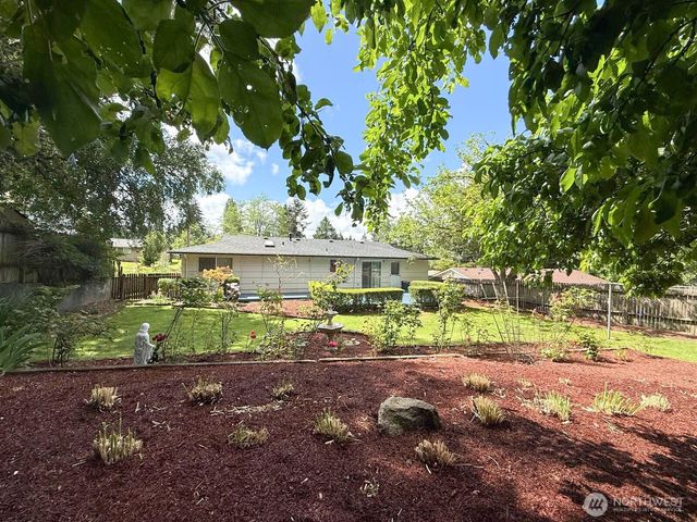 2434 SW 328th Street, Federal Way, WA 98023