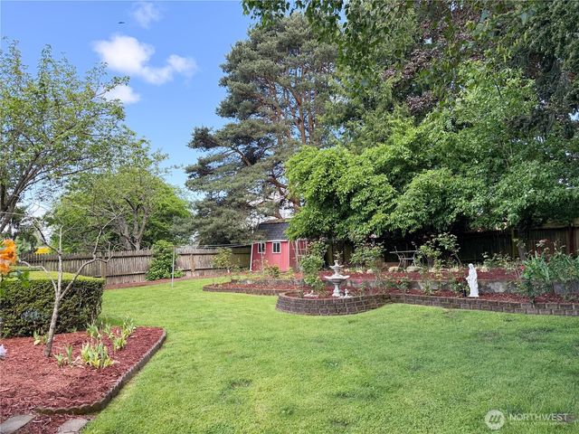 2434 SW 328th Street, Federal Way, WA 98023
