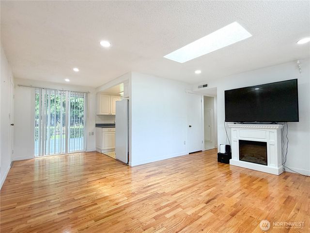 2434 SW 328th Street, Federal Way, WA 98023