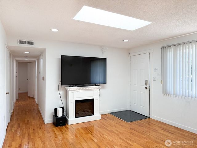 2434 SW 328th Street, Federal Way, WA 98023
