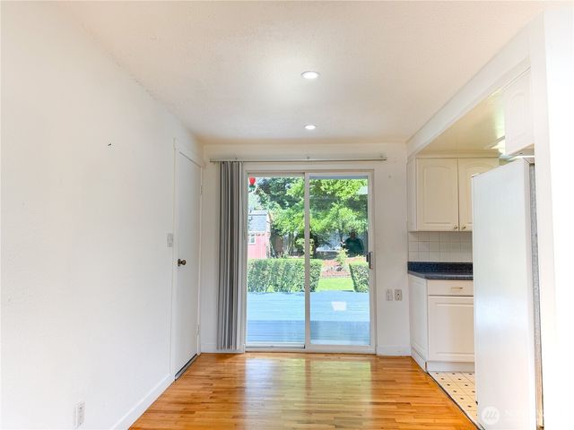 2434 SW 328th Street, Federal Way, WA 98023