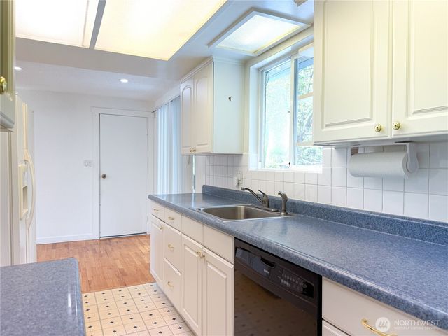 2434 SW 328th Street, Federal Way, WA 98023