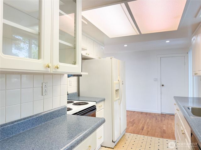 2434 SW 328th Street, Federal Way, WA 98023