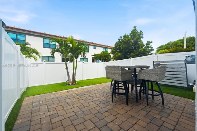4307 Bradbury Ct, Riviera Beach, FL 33410