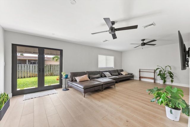 11510 NW 31st Place, Sunrise, FL 33323
