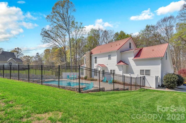 166 EP Rhyne Road, Mount Holly, NC 28120
