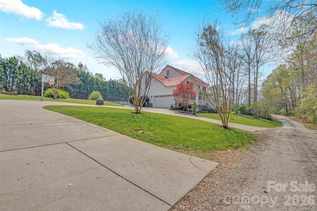 166 EP Rhyne Road, Mount Holly, NC 28120