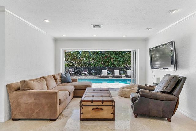 120 SW 8th Avenue, Boca Raton, FL 33486