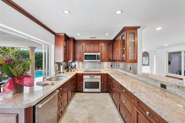 120 SW 8th Avenue, Boca Raton, FL 33486