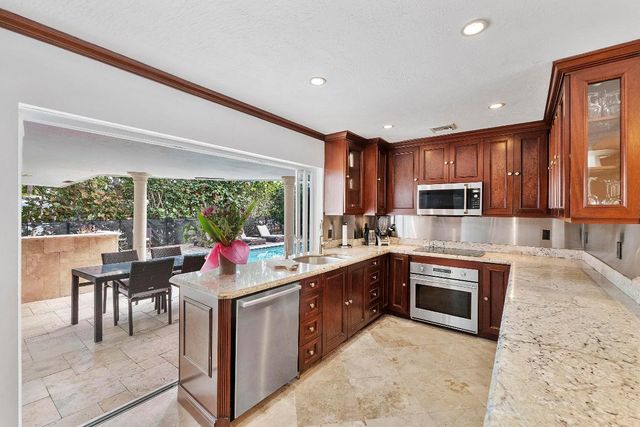 120 SW 8th Avenue, Boca Raton, FL 33486