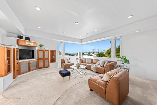 4527 Narragansett Avenue, San Diego, CA 92107