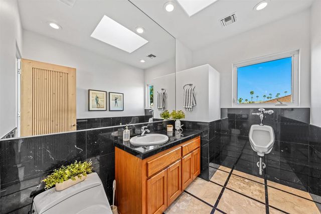 4527 Narragansett Avenue, San Diego, CA 92107