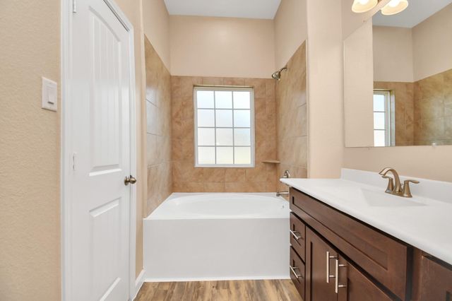 2215 Bermuda Palms Drive, Missouri City, TX 77459