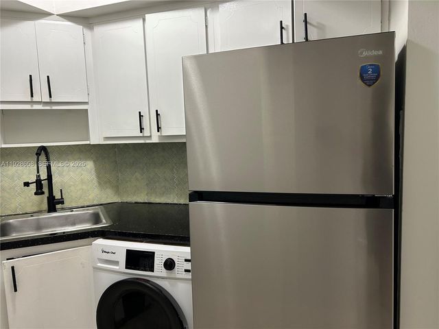 335 SW 20th St 2, Fort Lauderdale, FL 33315