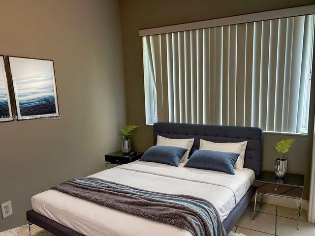 335 SW 20th St 2, Fort Lauderdale, FL 33315