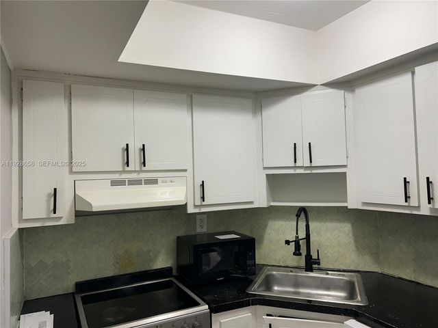 335 SW 20th St 2, Fort Lauderdale, FL 33315