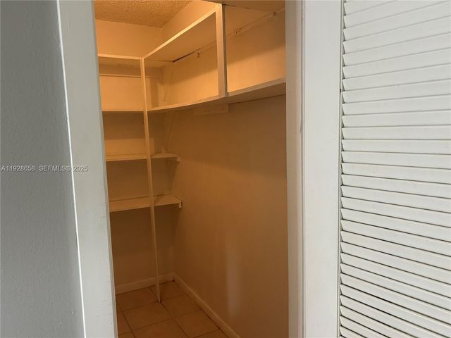 335 SW 20th St 2, Fort Lauderdale, FL 33315