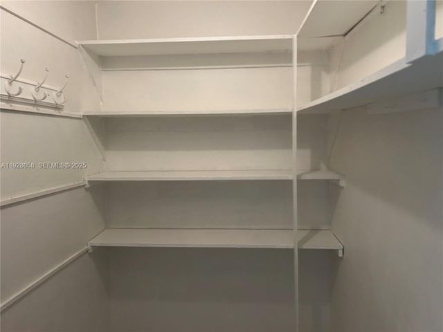 335 SW 20th St 2, Fort Lauderdale, FL 33315