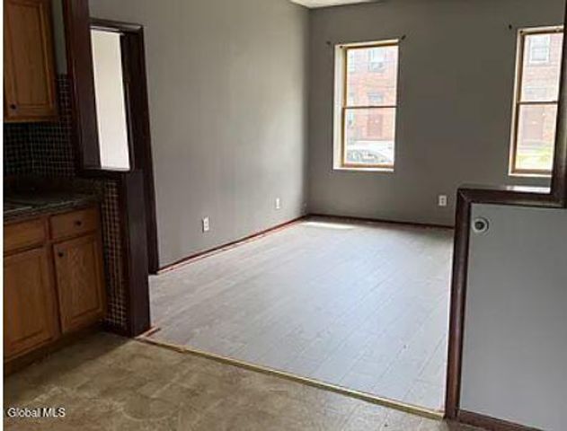 27 Vliet Street 1, Cohoes, NY 12047