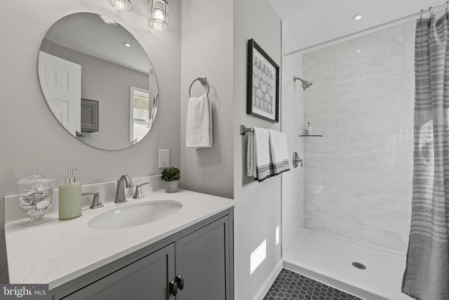 5209 CEDAR RD, Alexandria, VA 22309