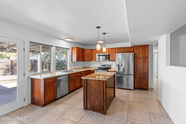 10501 E Calle Del Este, Tucson, AZ 85748