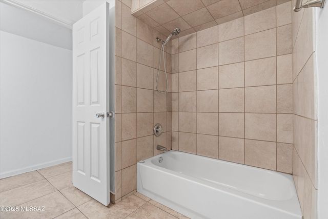 10501 E Calle Del Este, Tucson, AZ 85748