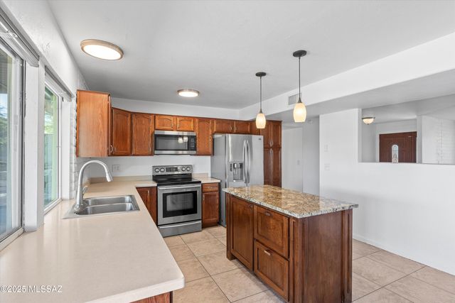 10501 E Calle Del Este, Tucson, AZ 85748