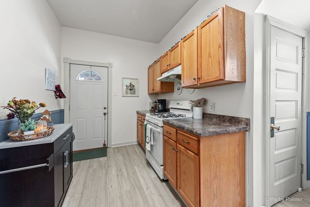 810 W Galena Boulevard, Aurora, IL 60506