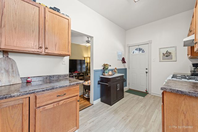 810 W Galena Boulevard, Aurora, IL 60506