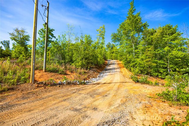 1 Constant Lane, Columbus, NC 28722