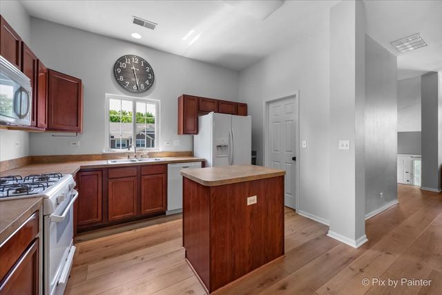 2449 Wilton Lane 2449, Aurora, IL 60502