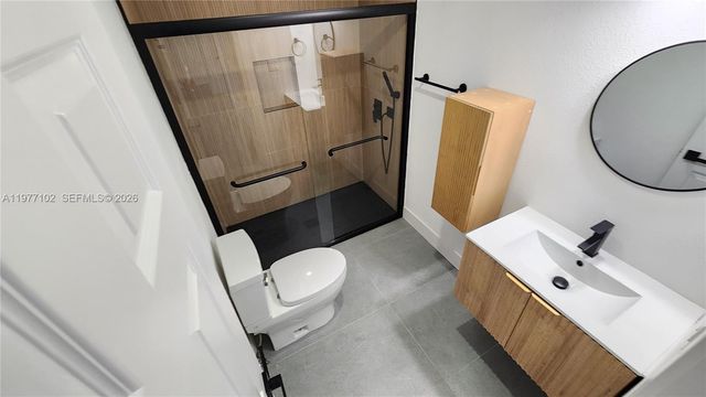 10490 SW 173rd Ter 2, Miami, FL 33157