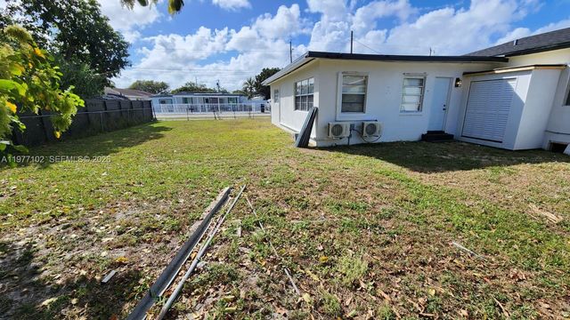 10490 SW 173rd Ter 2, Miami, FL 33157