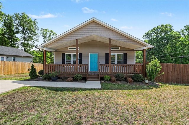 211 Bethlehem Avenue, Thomasville, NC 27360