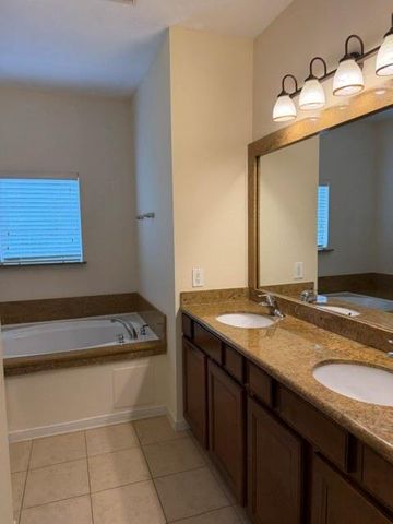 5331 Timber Court Hollow Drive, Houston, TX 77084