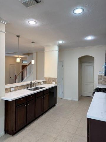 5331 Timber Court Hollow Drive, Houston, TX 77084