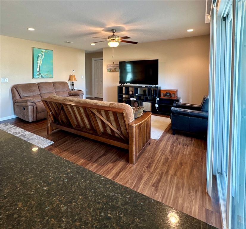 230 Cut Off Road B107, Port Aransas, TX 78373 — photo 4