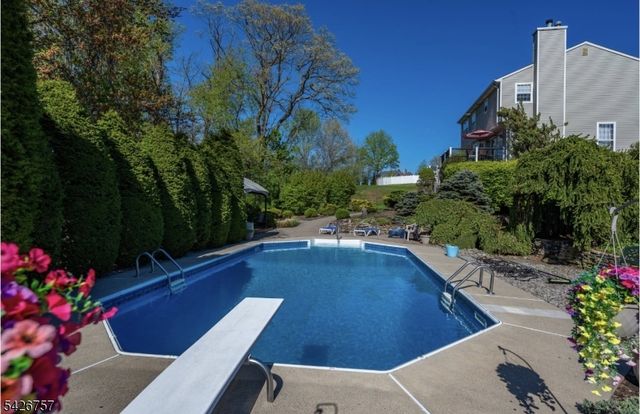 11 Hearthstone Dr, Vernon Twp., NJ 07461