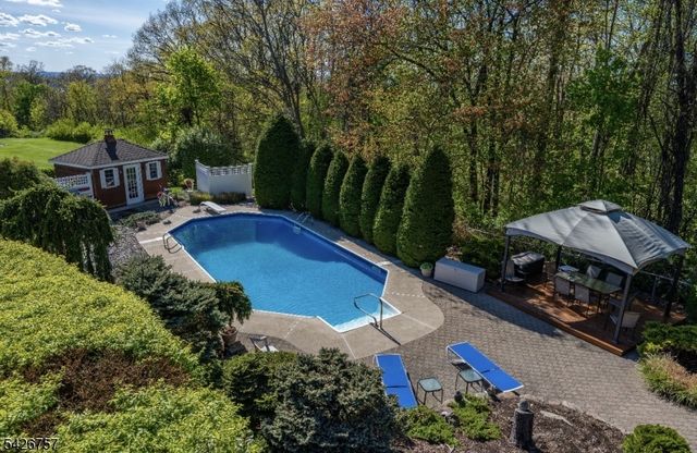 11 Hearthstone Dr, Vernon Twp., NJ 07461
