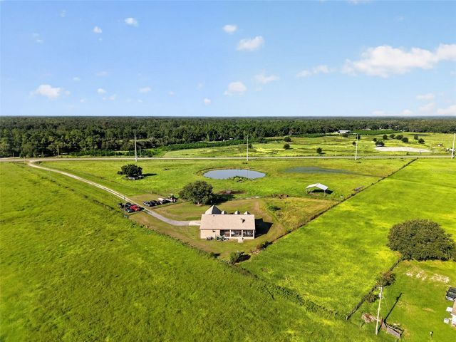 4027 N C 470, Lake Panasoffkee, FL 33538