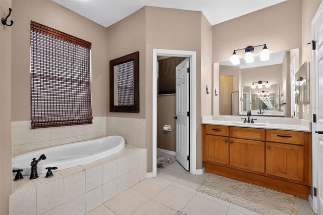 4027 N C 470, Lake Panasoffkee, FL 33538