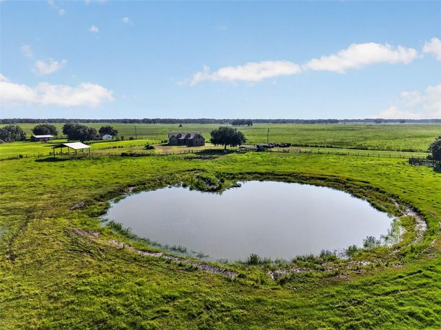 4027 N C 470, Lake Panasoffkee, FL 33538