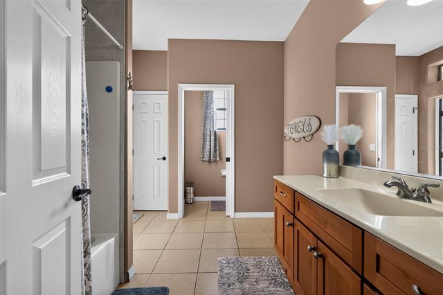 4027 N C 470, Lake Panasoffkee, FL 33538