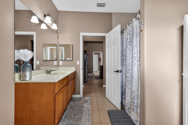 4027 N C 470, Lake Panasoffkee, FL 33538