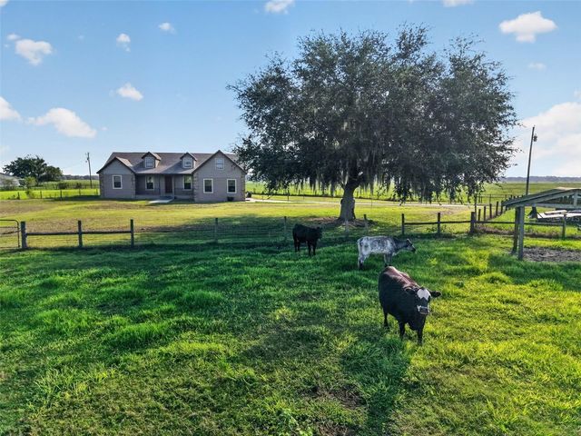 4027 N C 470, Lake Panasoffkee, FL 33538