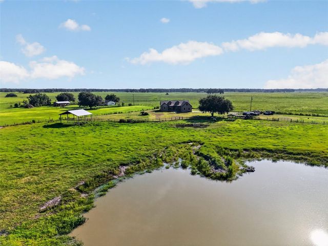 4027 N C 470, Lake Panasoffkee, FL 33538